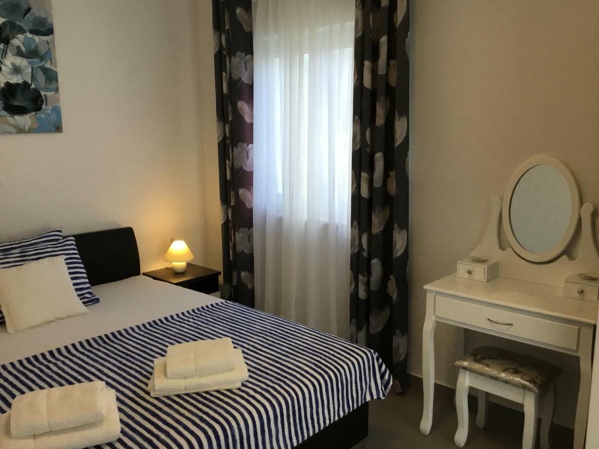 Apartments Villa Sophia Trogir Exterior photo